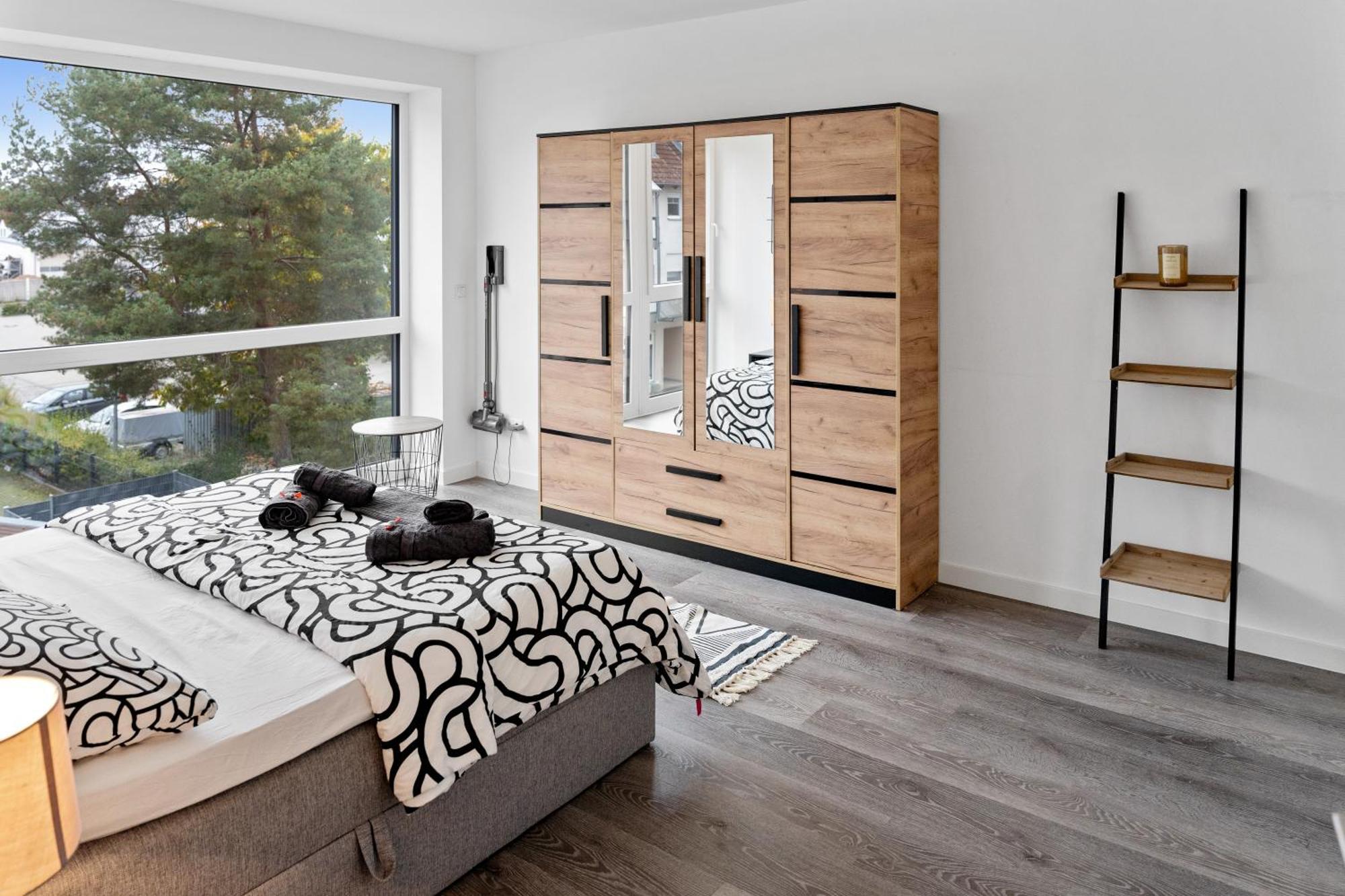 Modern Style Business Suite - Office - Kitchen - Balcony แฮร์โซเกนเอารัค ภายนอก รูปภาพ
