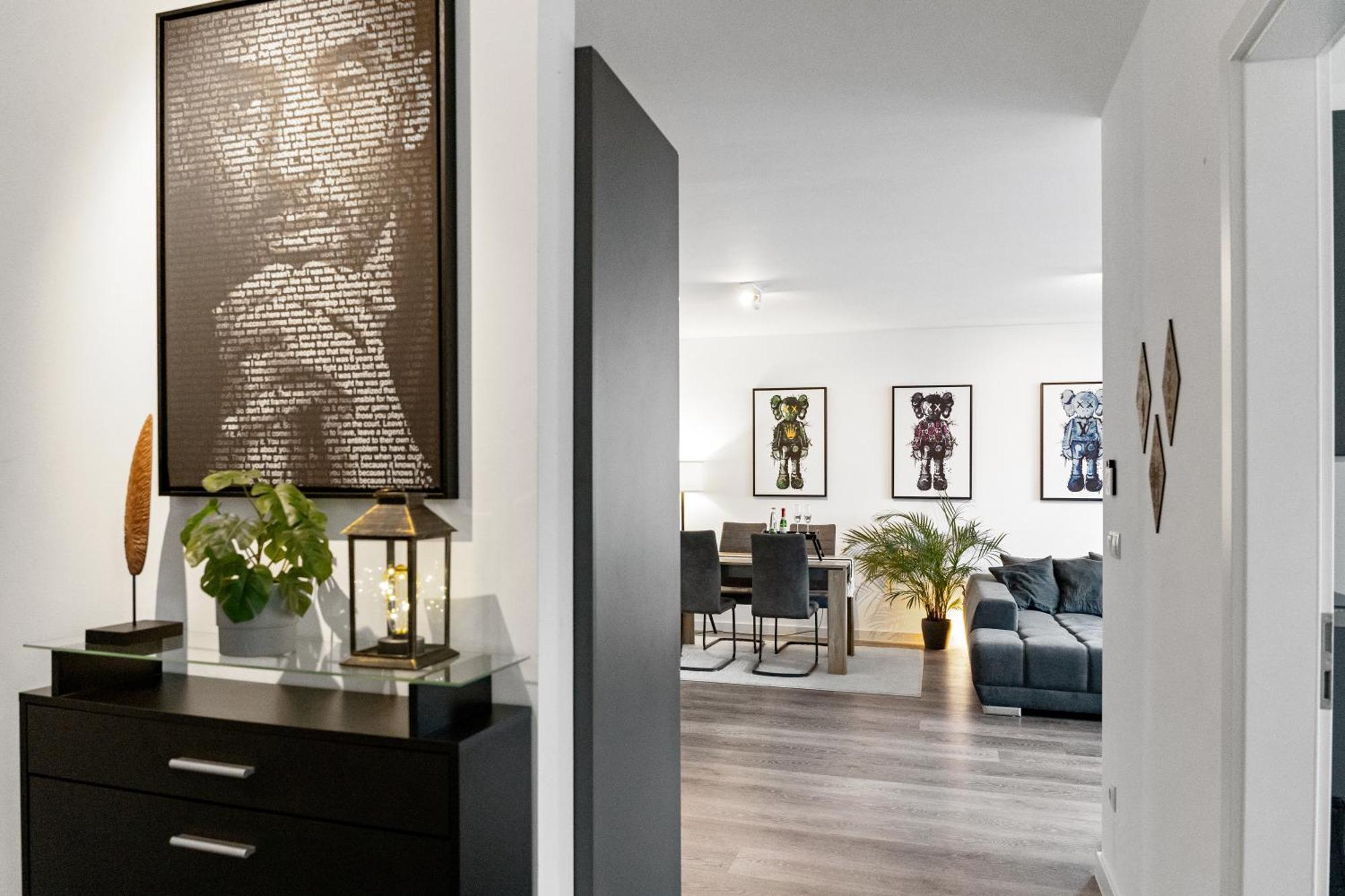 Modern Style Business Suite - Office - Kitchen - Balcony แฮร์โซเกนเอารัค ภายนอก รูปภาพ