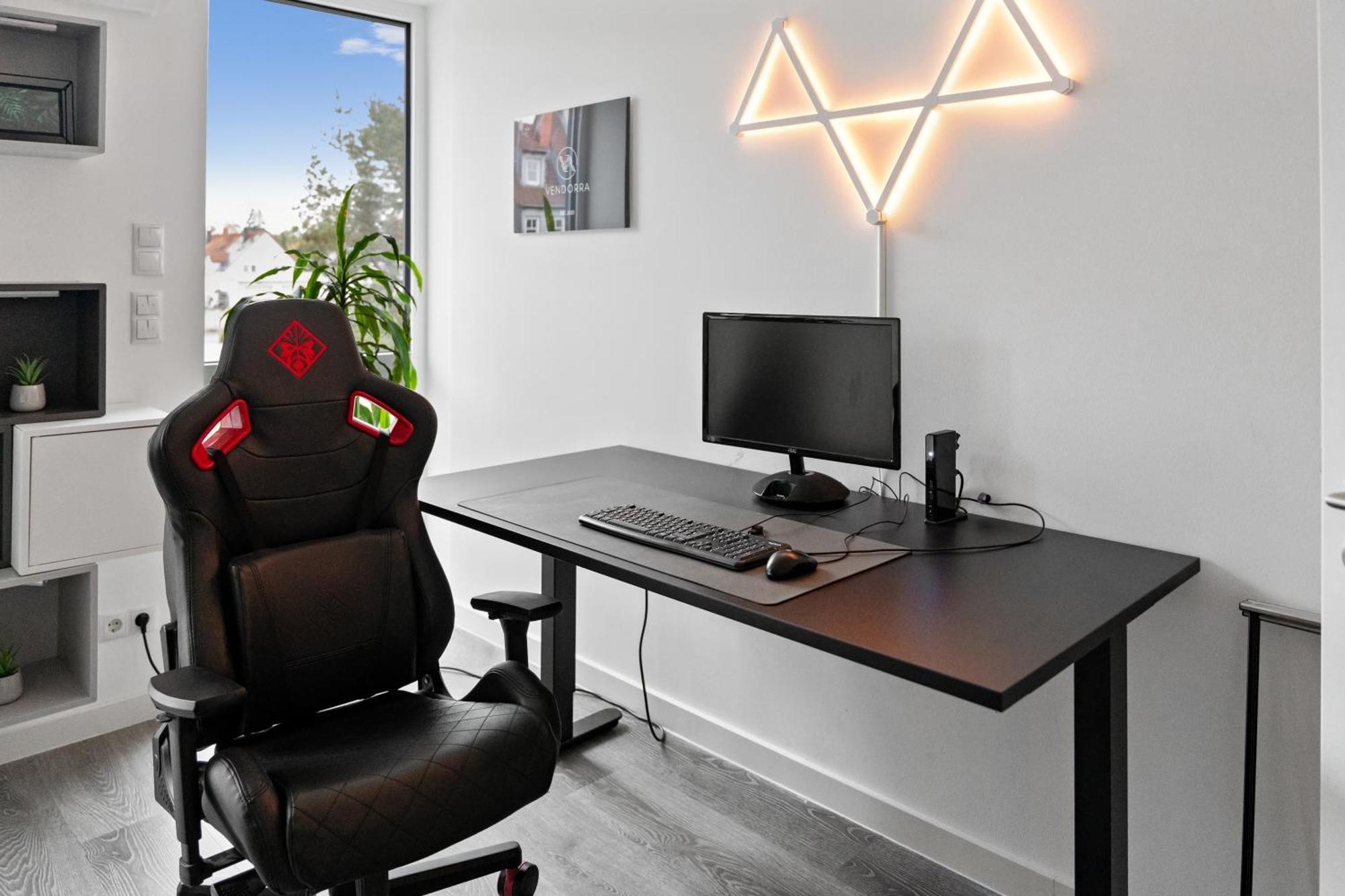 Modern Style Business Suite - Office - Kitchen - Balcony แฮร์โซเกนเอารัค ภายนอก รูปภาพ