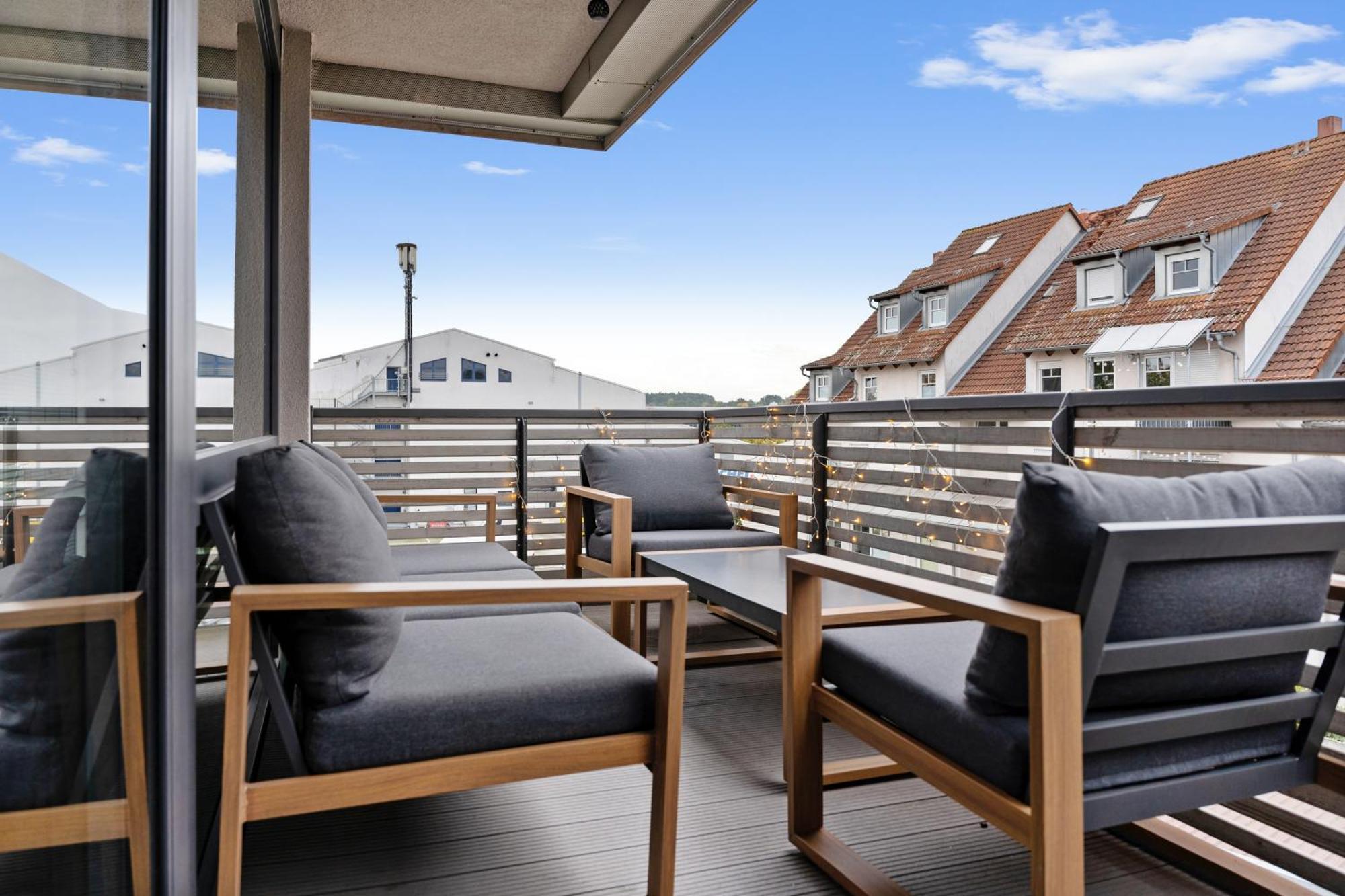 Modern Style Business Suite - Office - Kitchen - Balcony แฮร์โซเกนเอารัค ภายนอก รูปภาพ